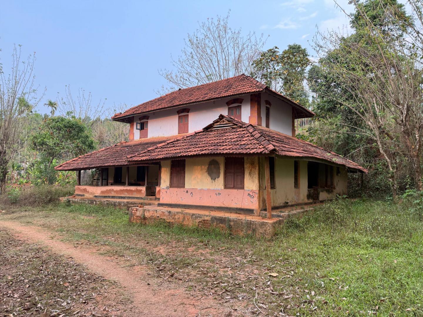 2 ACRE LAND & TRADITIONAL HOUSE
